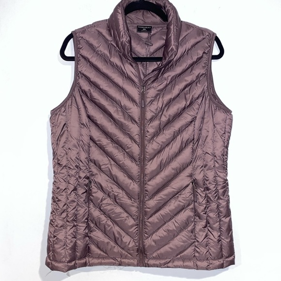 32 Degrees Jackets & Blazers - 32° purple puffer vest Sz Large